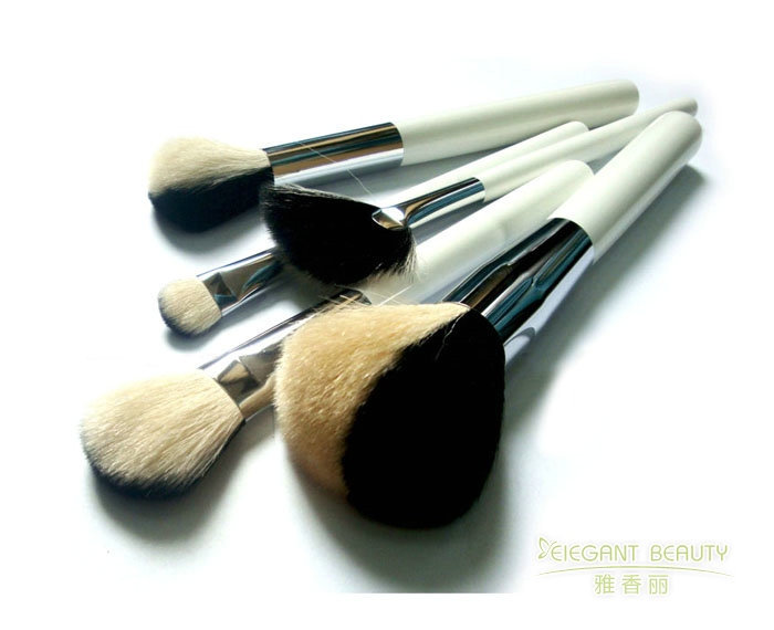 91看片APP下载柄的材質對使用體驗有何影響？你們提供哪些選擇？